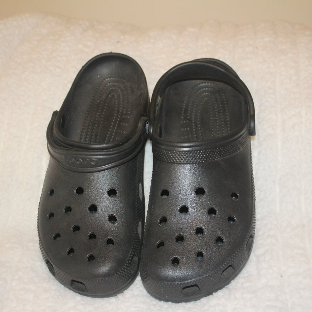 CROCS Classic Black Slip-On Clogs